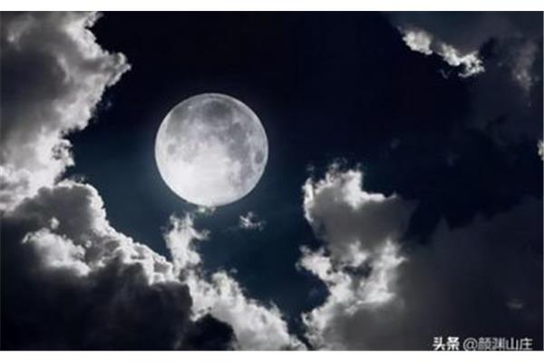 含月的古诗