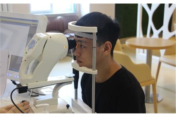 手术矫正视力