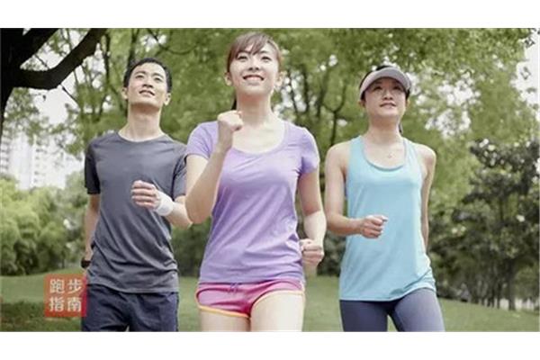 健步如什么