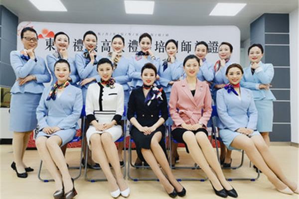 礼仪培训师认证