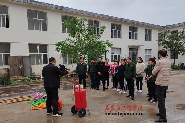学校消防演练简报