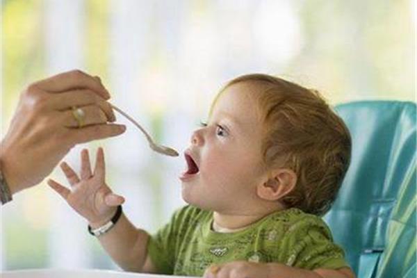 婴儿如何添加辅食