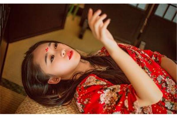 夸漂亮的女人句子