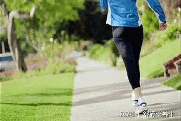 健步如什么