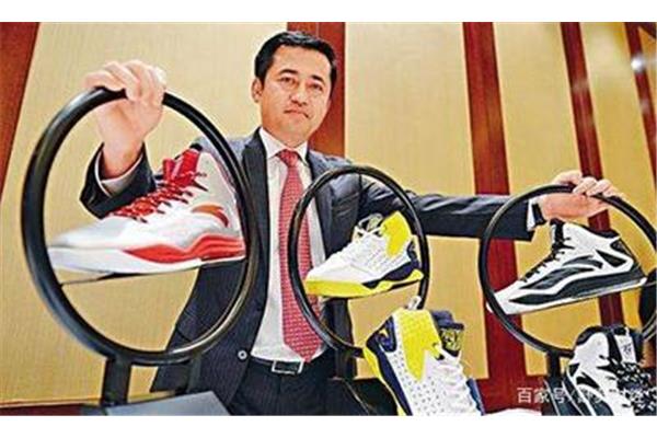 安踏创始人