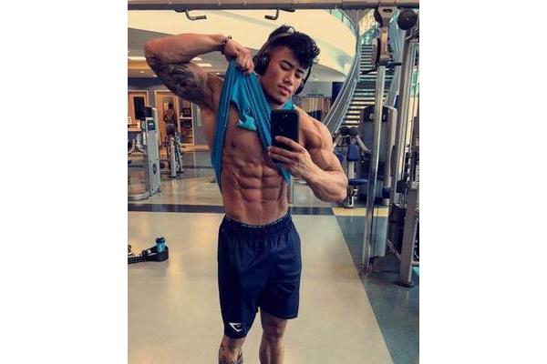 八块腹肌怎么练