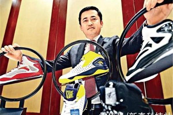 安踏创始人