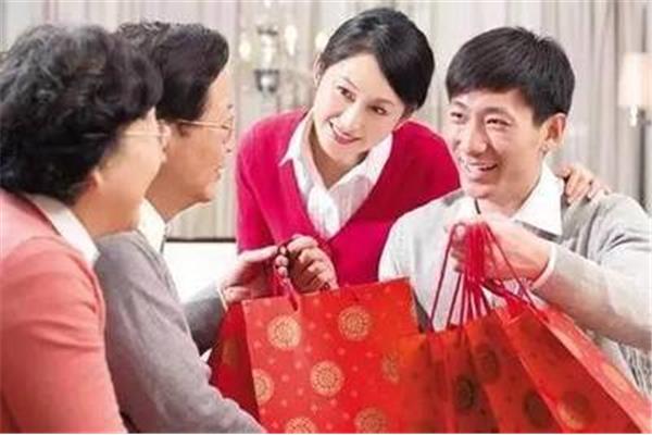 过年给父母买什么