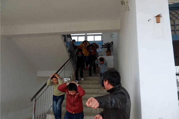 防地震图片