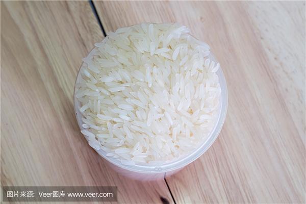 一个米一个白