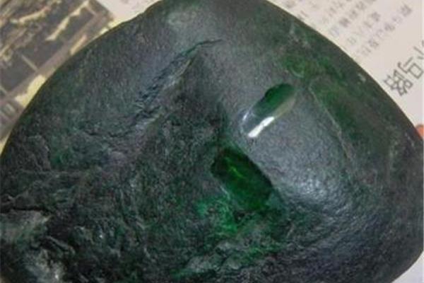 去哪鉴定翡翠