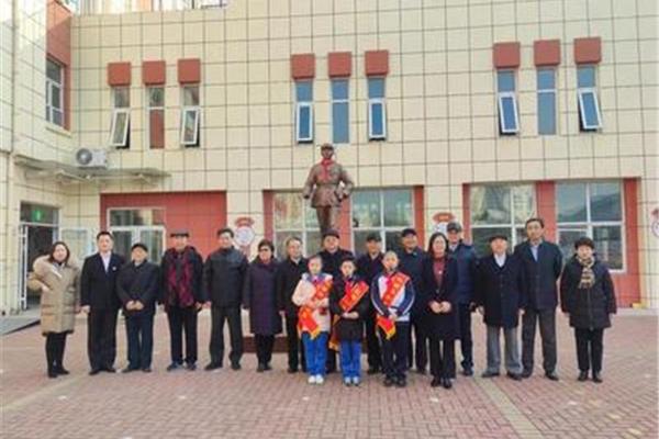 黄浦江路小学