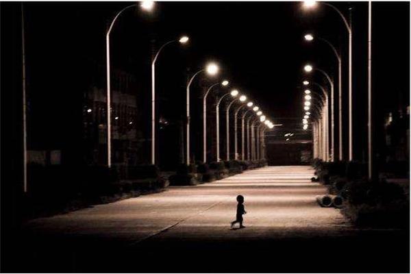 一个人走夜路