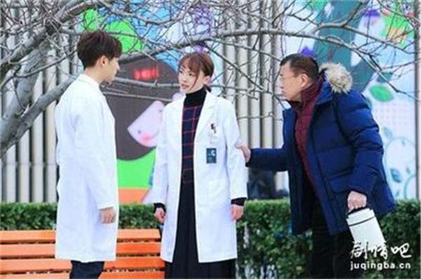 夸医生的句子