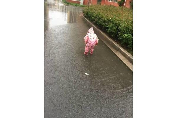 喜欢下雨天