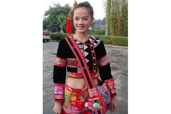 拉祜族服饰