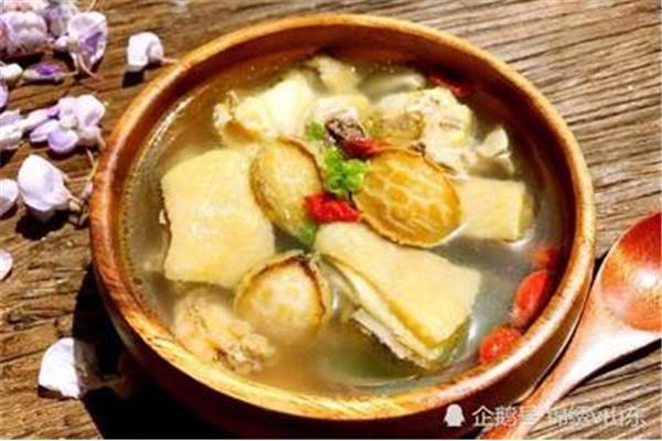 鲍鱼炖鸡汤