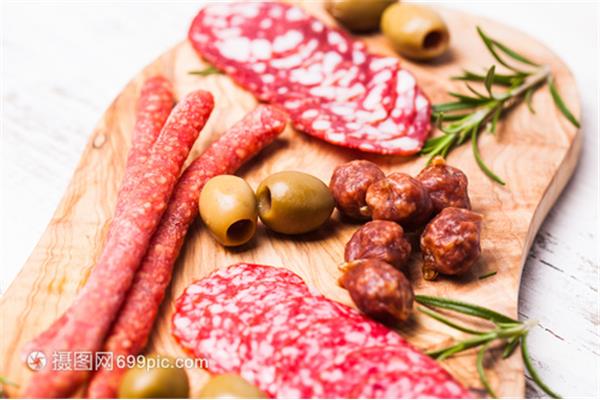 牛肉和橄榄