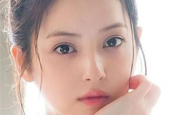 鹅蛋脸美女