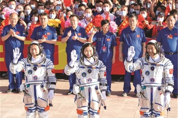 神州十四号飞船