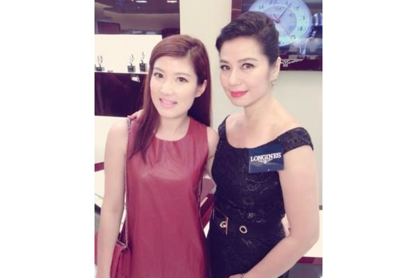 美女露出奶奶