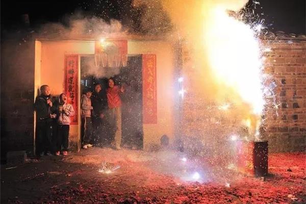 过年放烟花