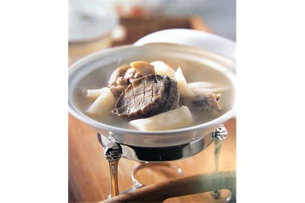 鲍鱼炖鸡汤