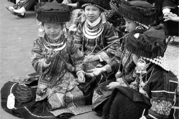 苗族的风俗