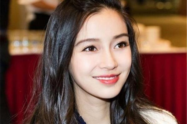 鹅蛋脸美女