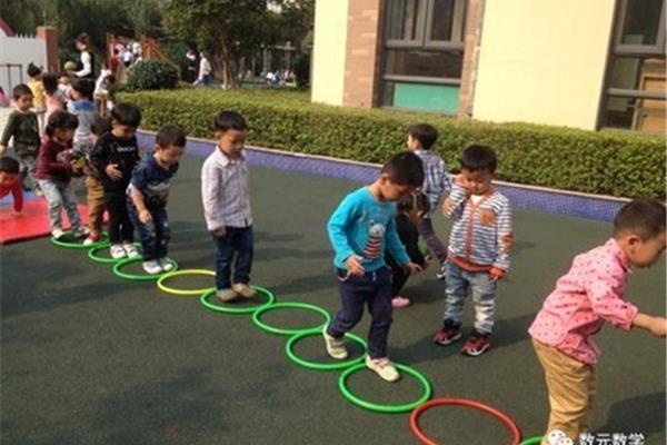 户外游戏小班教案
