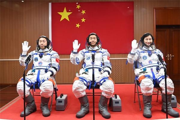 神州十四号飞船