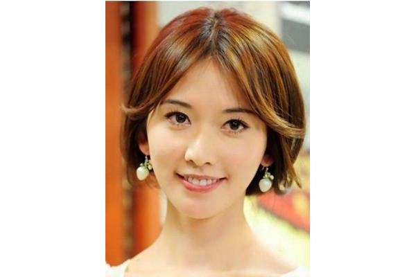 鹅蛋脸美女