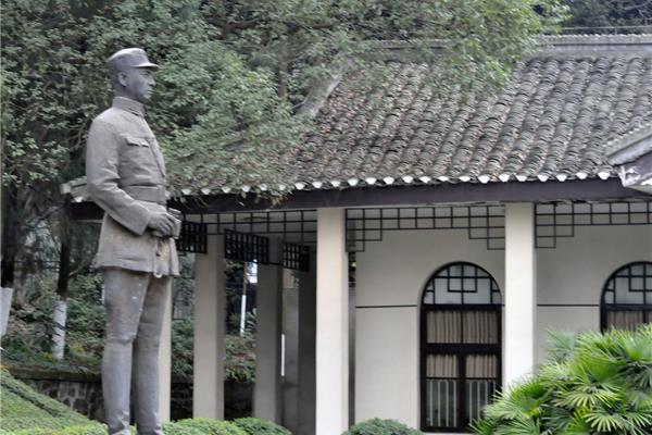 张自忠简介
