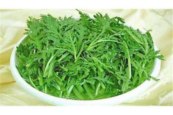 茼蒿菜的功效