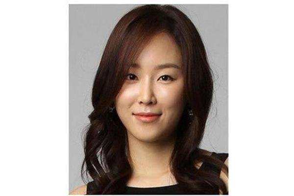 鹅蛋脸美女