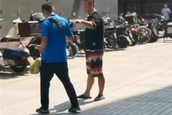 盛气凌人的意思