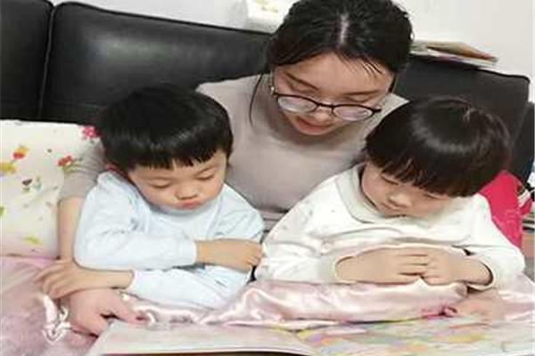 妈妈给我讲故事