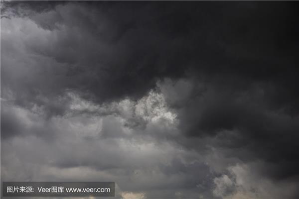 夏天的雷雨
