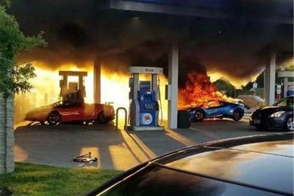 加油站爆炸