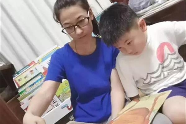 妈妈给我讲故事