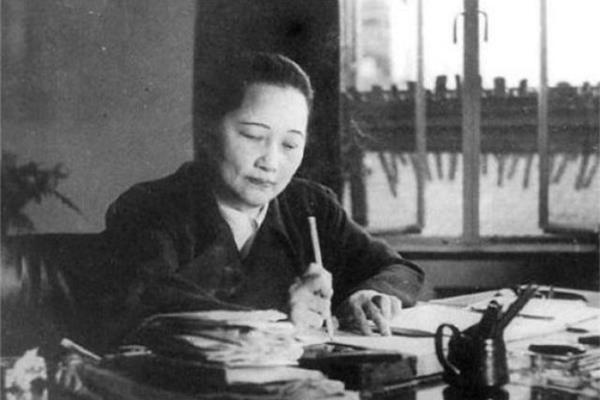 宋庆龄先生