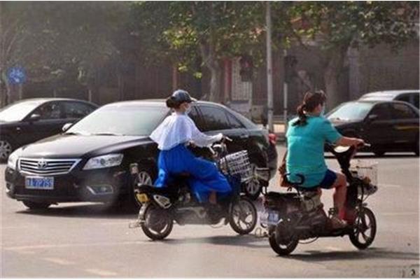 怎么骑电动车