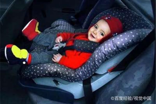 婴儿几个月能坐