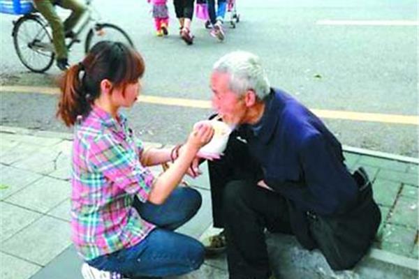 最美女乞丐