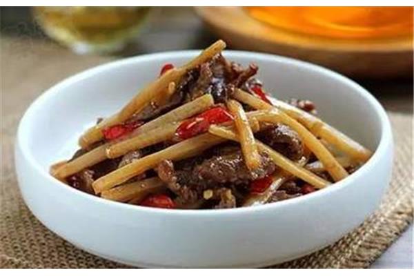 酸笋炒牛肉