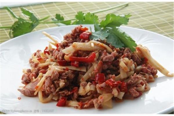 酸笋炒牛肉
