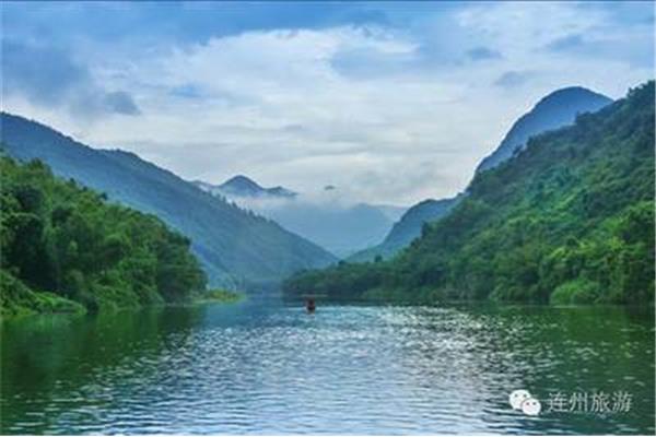 水澹澹兮生烟
