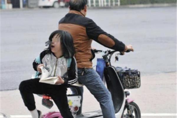 怎么骑电动车