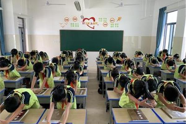 尊师爱师的诗歌