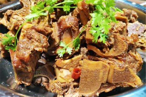 牛骨头炖多久